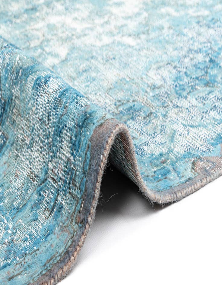 Detail image of 9' 9 x 13' 4 Vintage Royal Wool Rug