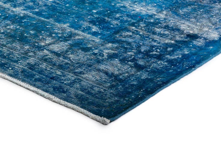Detail image of 9' 9 x 12' 11 Vintage Royal Wool Rug