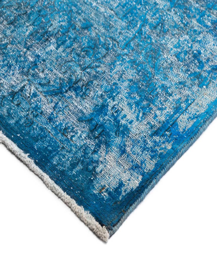Detail image of 9' 7 x 13' 5 Vintage Royal Wool Rug