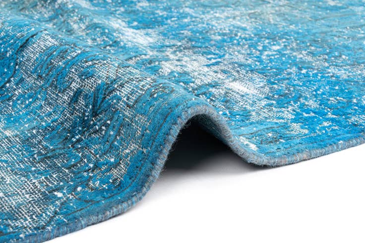 Detail image of 9' 7 x 13' 5 Vintage Royal Wool Rug