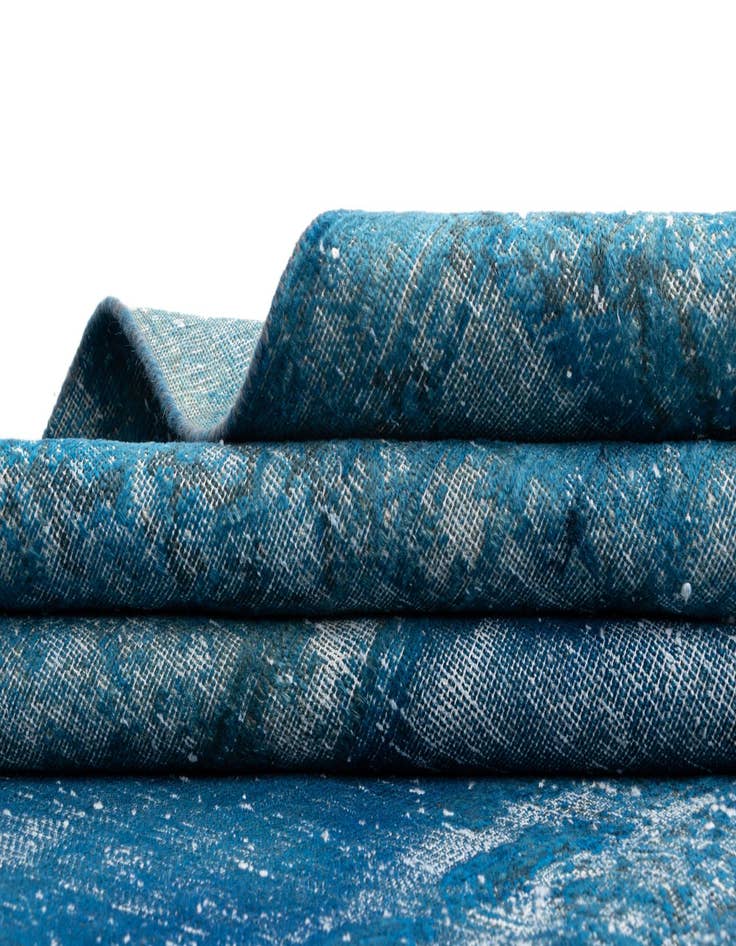 Detail image of 9' 1 x 13' Vintage Royal Wool Rug