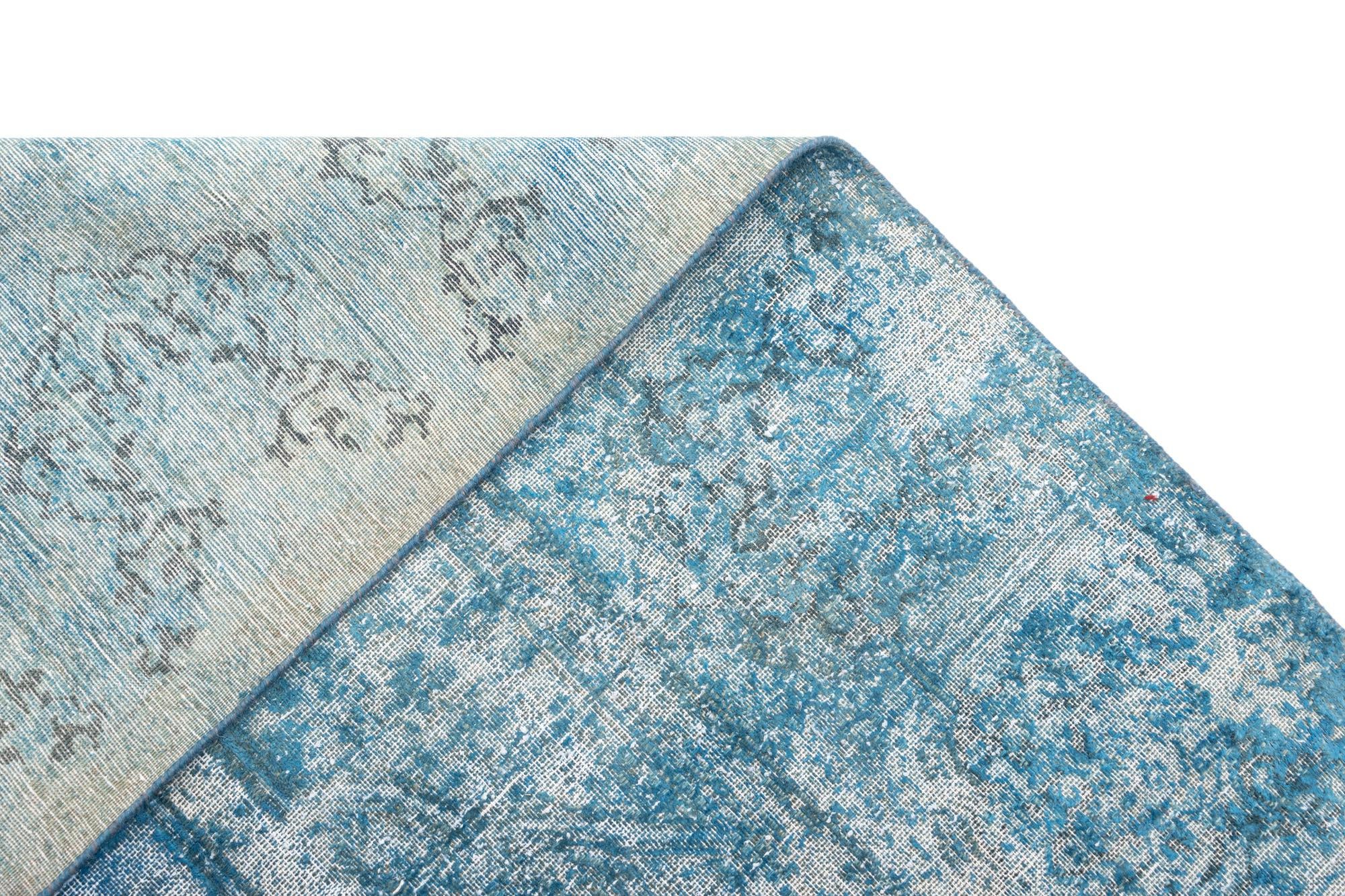 9' 1 x 13' Vintage Royal Wool Rug