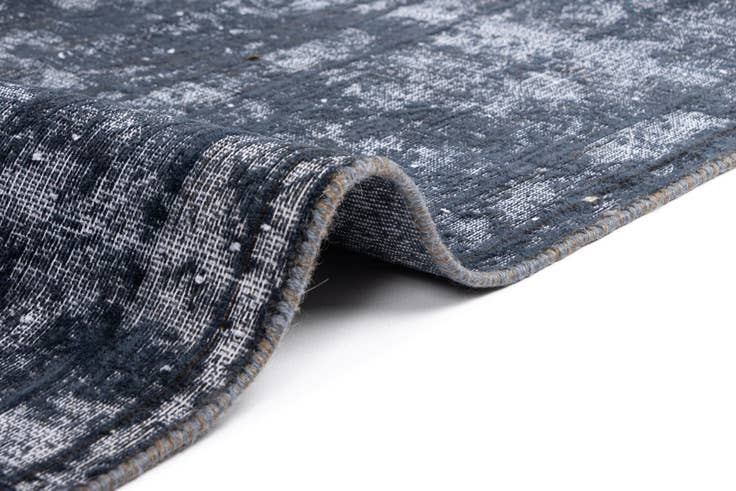 Detail image of 9' 5 x 12' 6 Vintage Royal Wool Rug