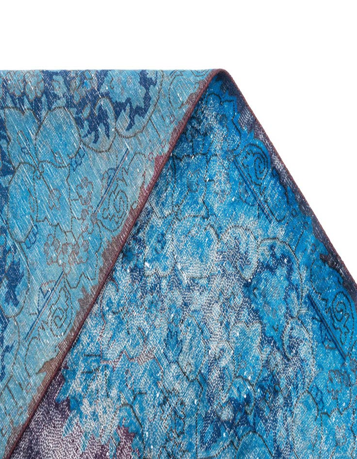 Detail image of 9' 7 x 12' 11 Vintage Royal Wool Rug