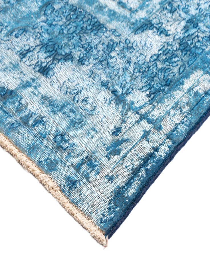 Detail image of 9' 9 x 12' 5 Vintage Royal Wool Rug