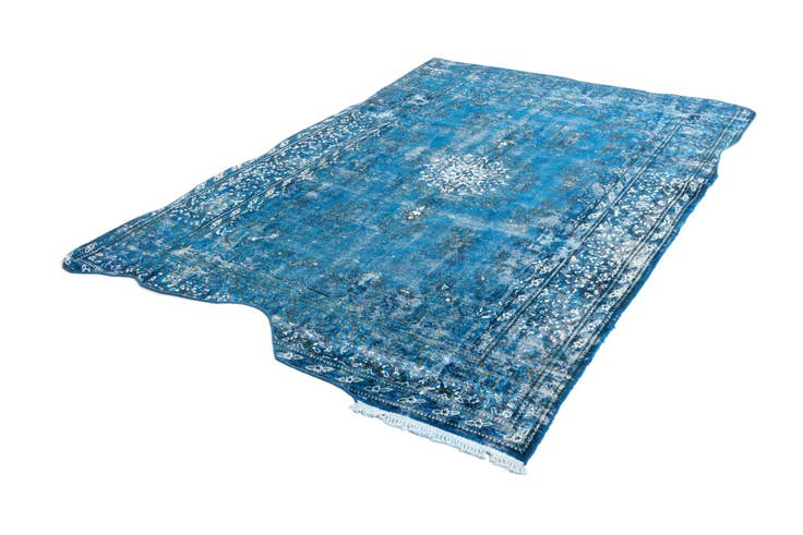 Detail image of 6' 9 x 9' 10 Vintage Royal Wool Rug