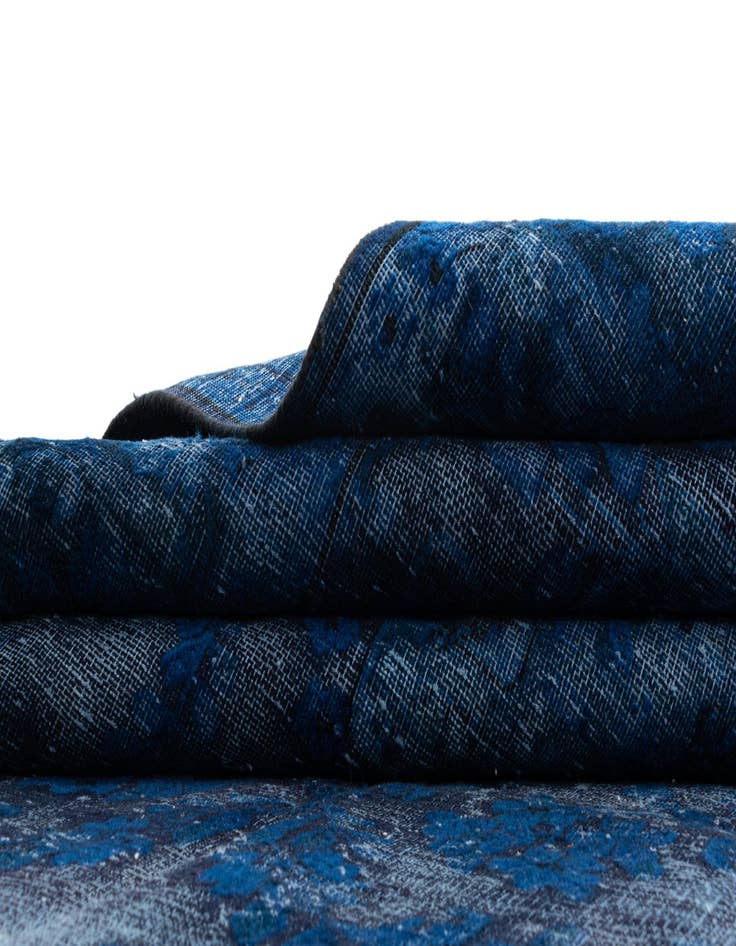 Detail image of 6' 4 x 9' 4 Vintage Royal Wool Rug