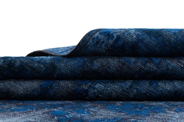 Detail image of 6' 4 x 9' 4 Vintage Royal Wool Rug