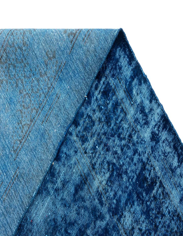 Detail image of 7' 11 x 9' 8 Vintage Royal Wool Rug