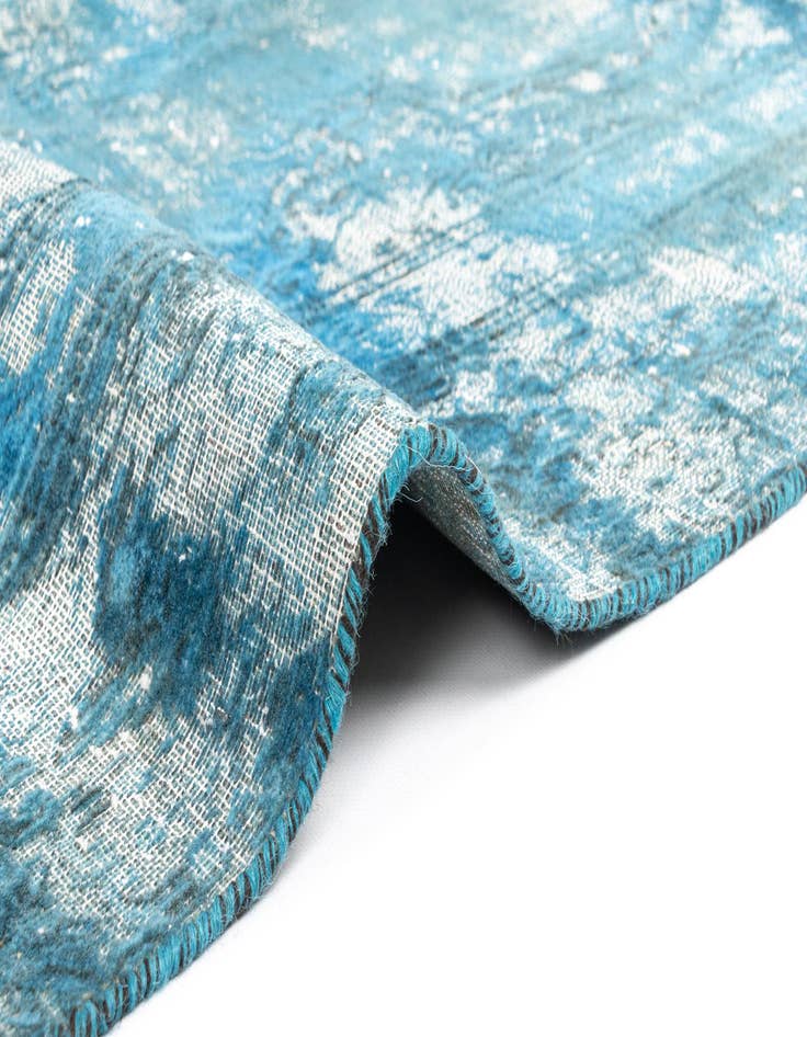 Detail image of 8' 7 x 11' 5 Vintage Royal Wool Rug