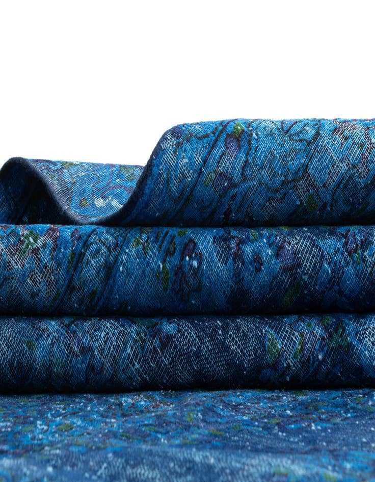 Detail image of 8' 1 x 11' Vintage Royal Wool Rug