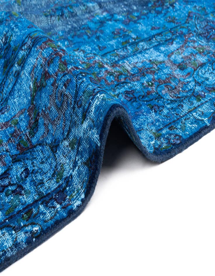 Detail image of 8' 1 x 11' Vintage Royal Wool Rug