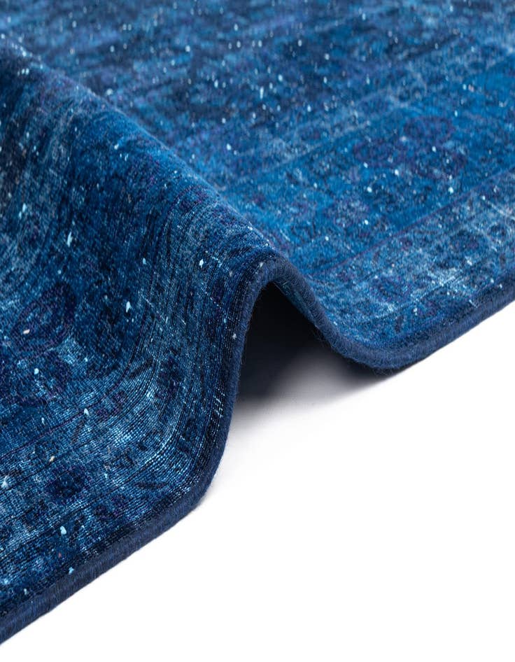 Detail image of 7' 10 x 9' 9 Vintage Royal Wool Rug