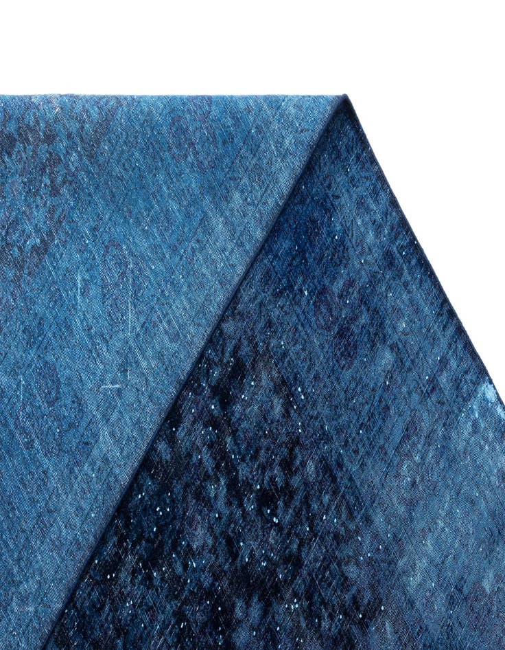 Detail image of 7' 10 x 9' 9 Vintage Royal Wool Rug