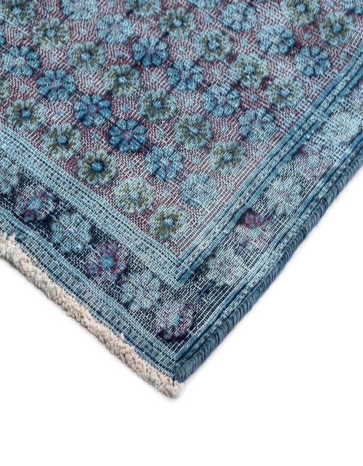 Detail image of 5' 8 x 9' 2 Vintage Royal Wool Rug
