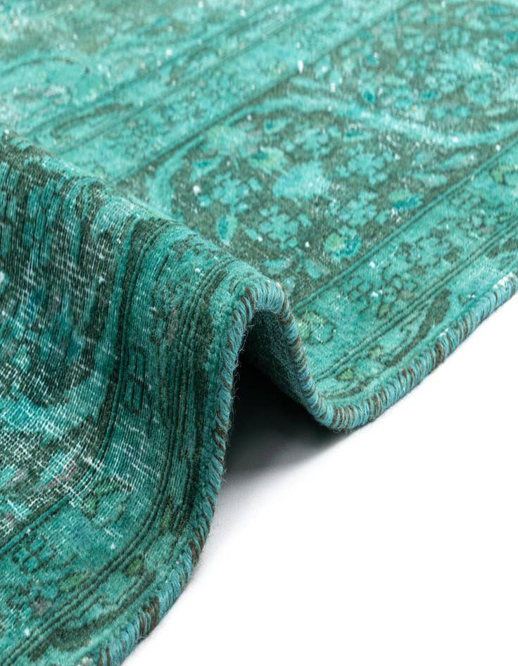 Detail image of 9' 7 x 12' 4 Vintage Royal Wool Rug