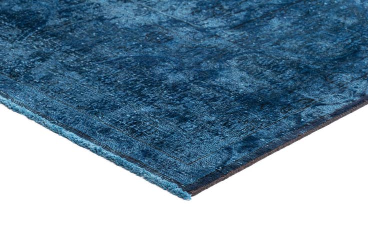 Detail image of 9' 7 x 13' 2 Vintage Royal Wool Rug