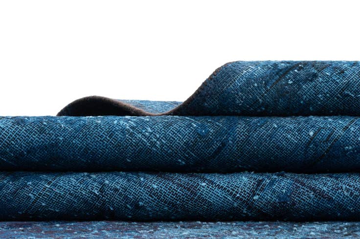 Detail image of 9' 7 x 13' 2 Vintage Royal Wool Rug