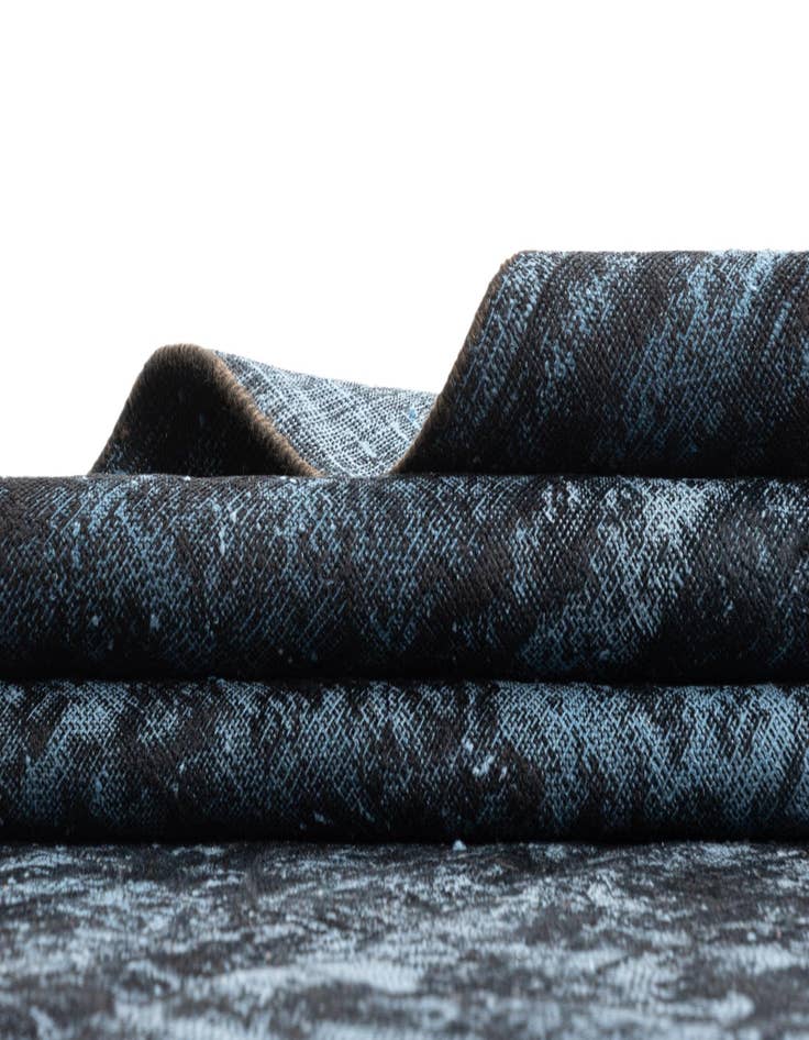 Detail image of 9' 3 x 12' 5 Vintage Royal Wool Rug