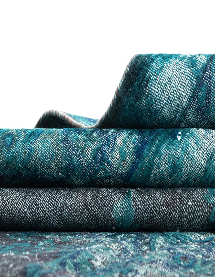 Detail image of 9' 10 x 13' Vintage Royal Wool Rug