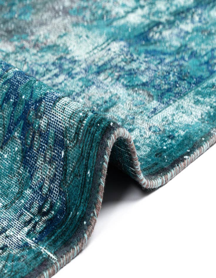 Detail image of 9' 10 x 13' Vintage Royal Wool Rug