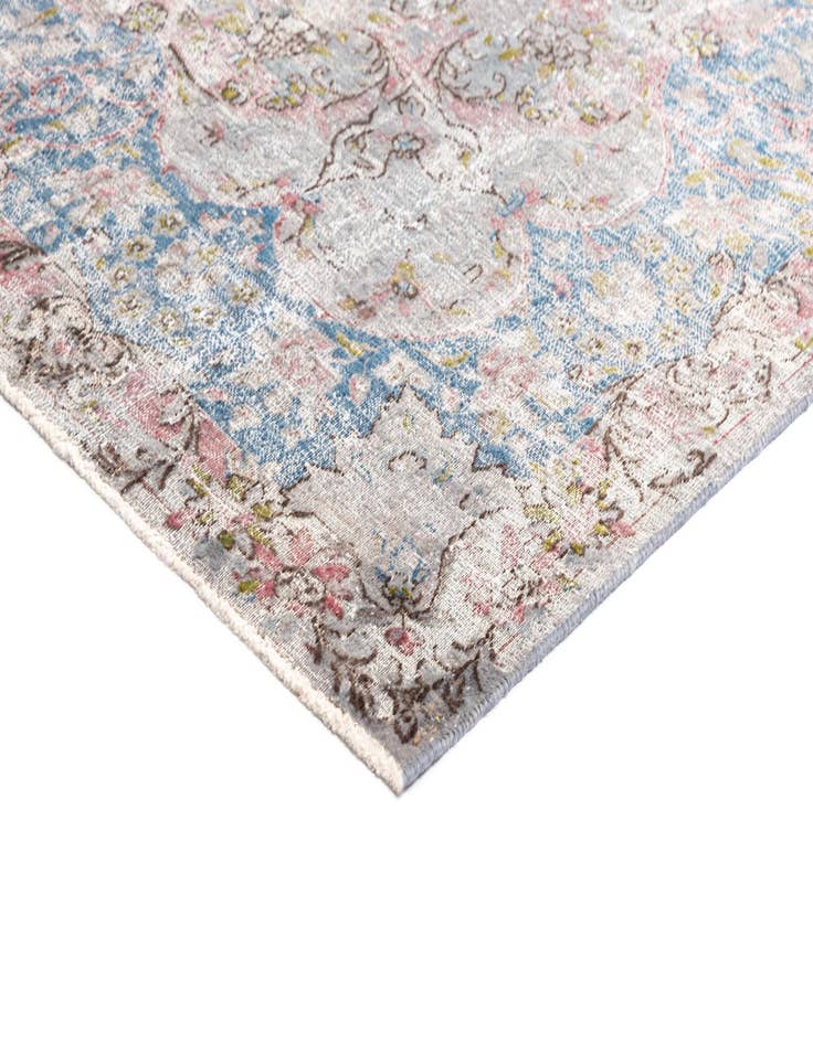 Detail image of 10' x 13' 4 Vintage Royal Wool Rug