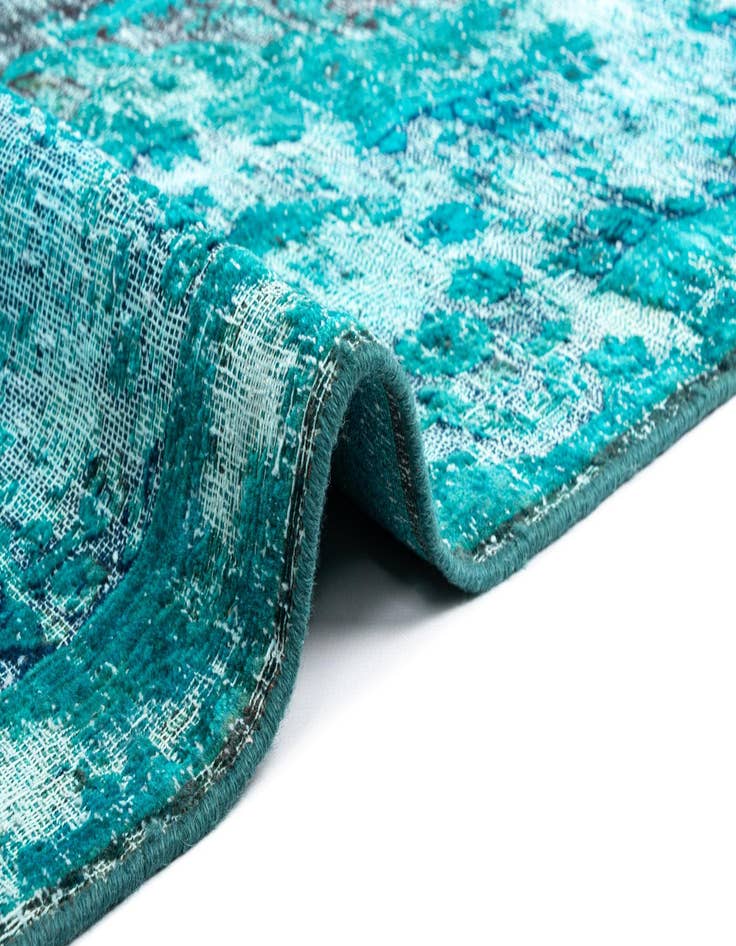 Detail image of 9' 10 x 13' 2 Vintage Royal Wool Rug