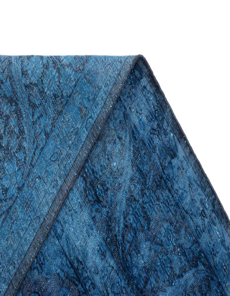 Detail image of 9' 10 x 13' Vintage Royal Wool Rug