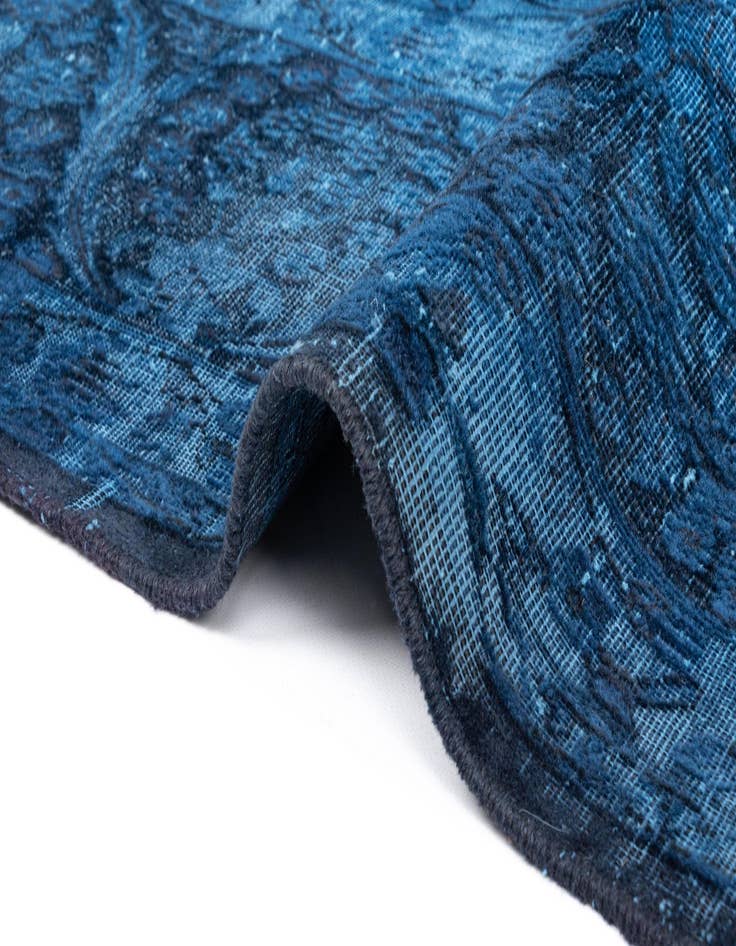 Detail image of 9' 10 x 13' Vintage Royal Wool Rug