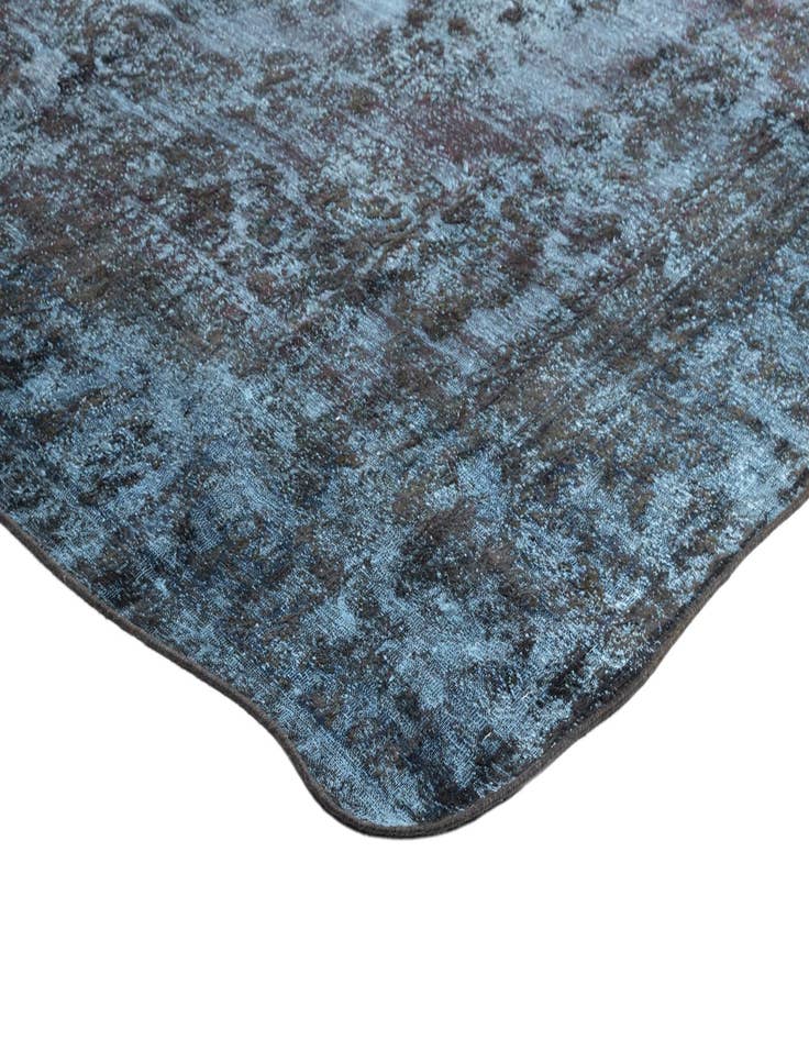 Detail image of 9' 9 x 11' 9 Vintage Royal Wool Rug