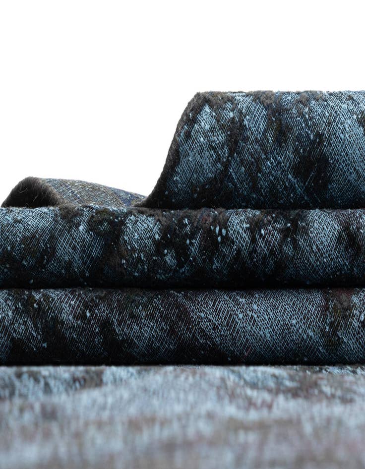 Detail image of 9' 9 x 11' 9 Vintage Royal Wool Rug