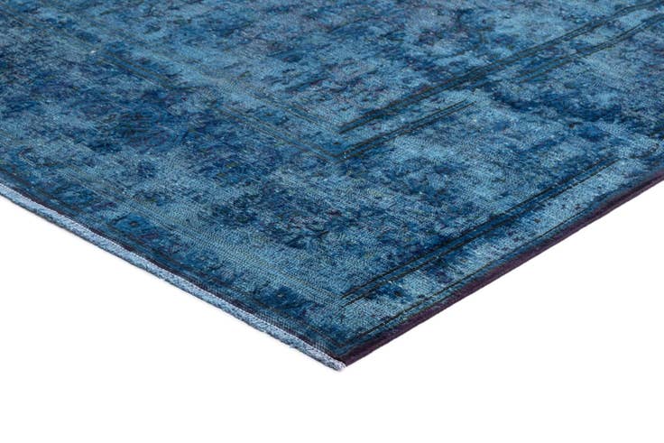 Detail image of 9' 9 x 13' 4 Vintage Royal Wool Rug