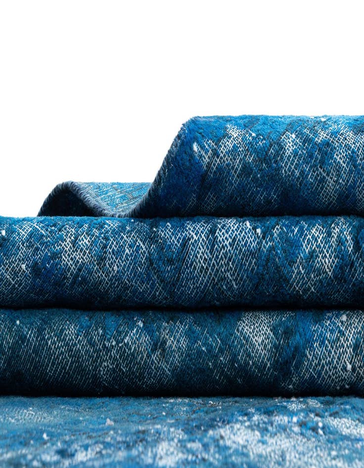 Detail image of 9' 7 x 13' 1 Vintage Royal Wool Rug