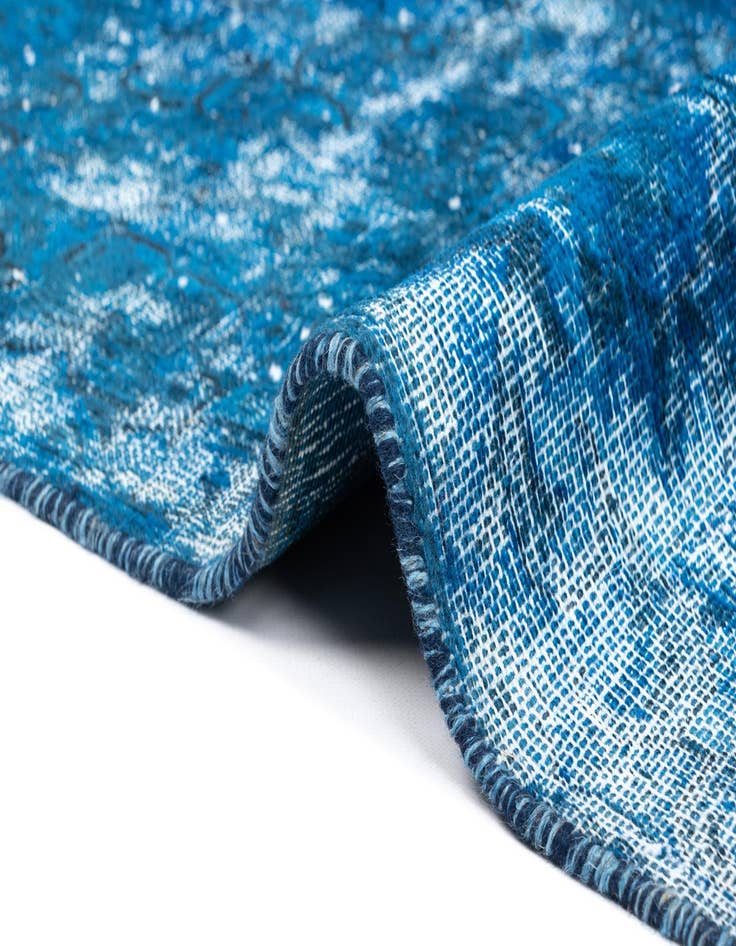 Detail image of 9' 7 x 13' 1 Vintage Royal Wool Rug