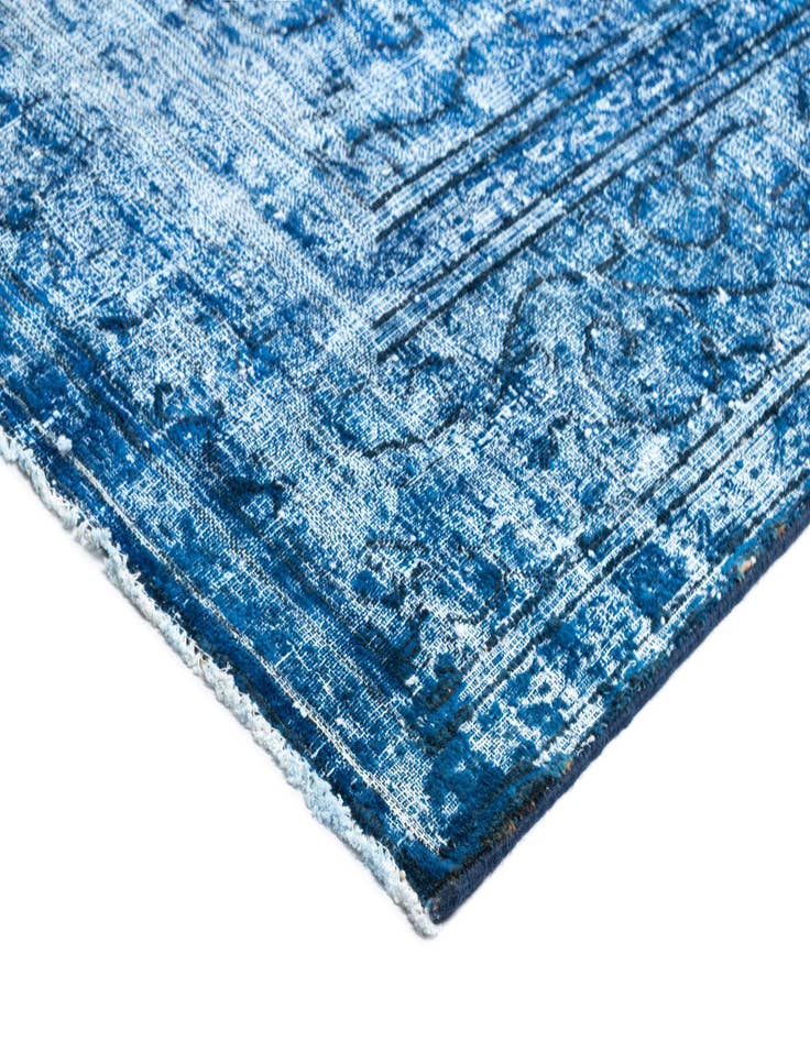 Detail image of 9' 6 x 13' 9 Vintage Royal Wool Rug