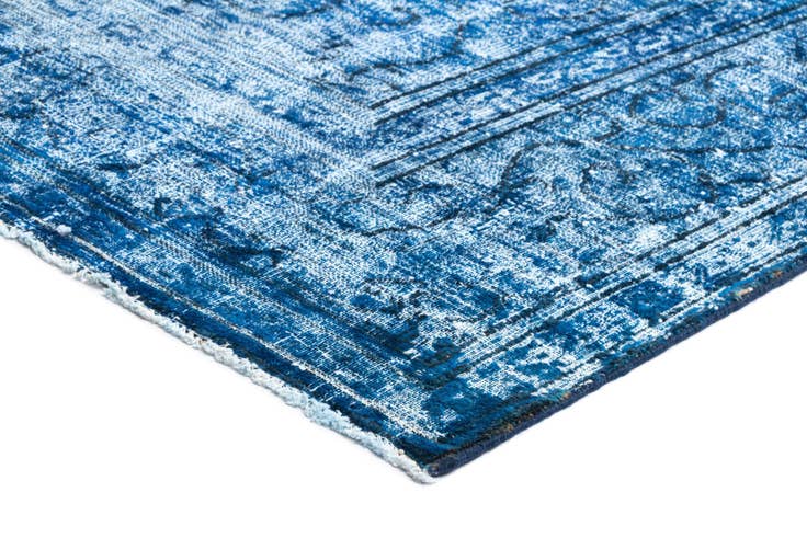 Detail image of 9' 6 x 13' 9 Vintage Royal Wool Rug