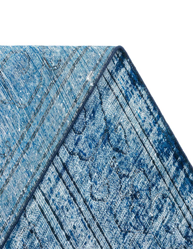 Detail image of 9' 6 x 13' 9 Vintage Royal Wool Rug