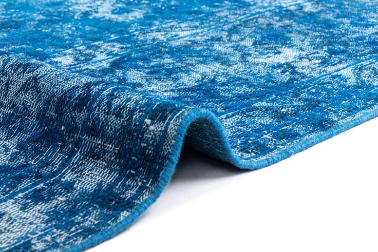 Detail image of 9' 7 x 12' 4 Vintage Royal Wool Rug