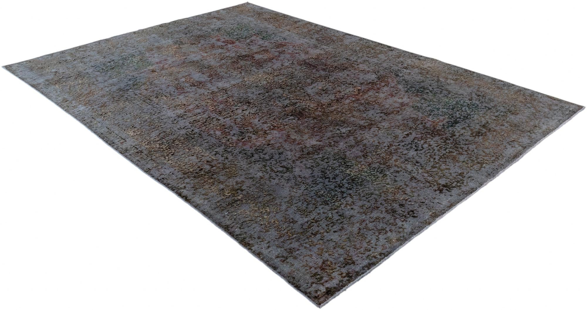 6' 9 x 9' 8 Vintage Royal Wool Rug
