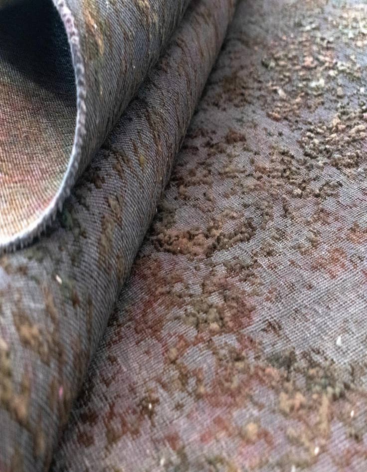 Detail image of 6' 9 x 9' 8 Vintage Royal Wool Rug