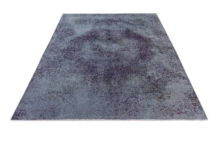 Detail image of 4' 2 x 6' 3 Vintage Royal Wool Rug