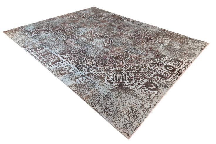 Detail image of 9' 4 x 12' 6 Vintage Royal Wool Rug