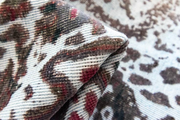 Detail image of 9' 4 x 12' 6 Vintage Royal Wool Rug