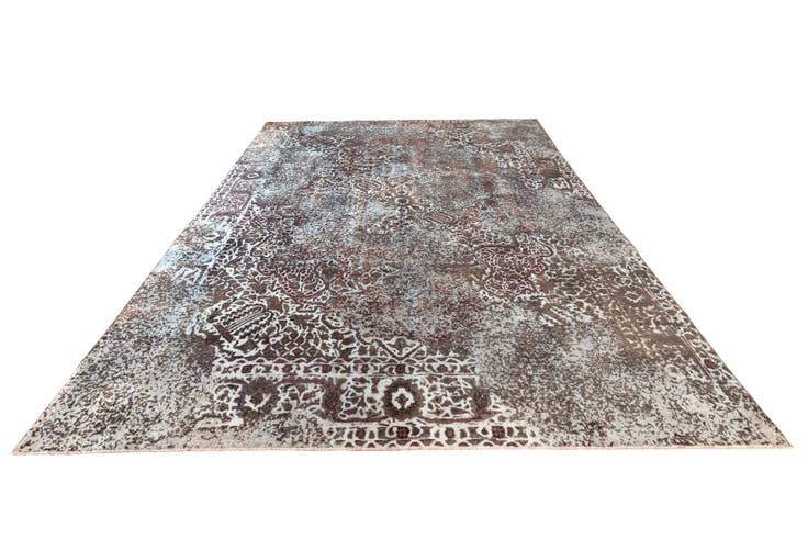 Detail image of 9' 4 x 12' 6 Vintage Royal Wool Rug