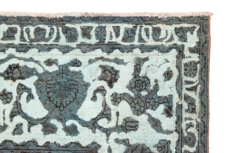Detail image of 9' 10 x 12' 10 Vintage Royal Wool Rug