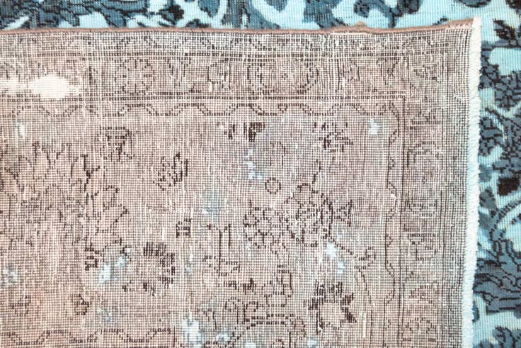 Detail image of 9' 10 x 12' 10 Vintage Royal Wool Rug