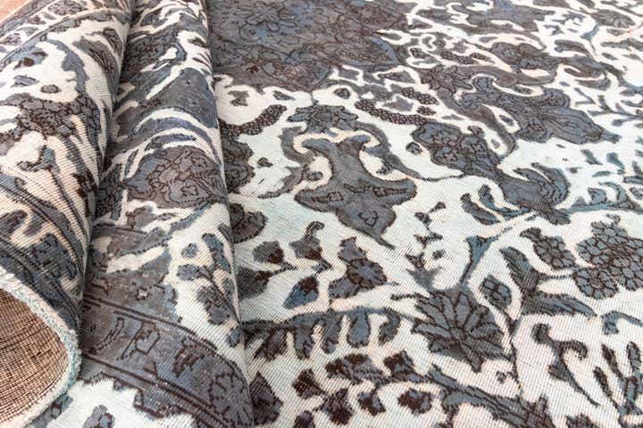 9' 10 x 12' 10 Vintage Royal Wool Rug