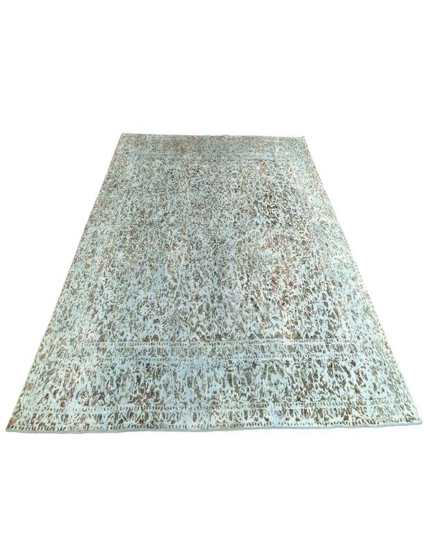 Detail image of 9' 7 x 12' 11 Vintage Royal Wool Rug