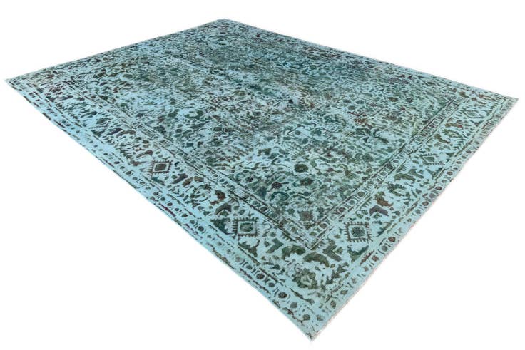 Detail image of 9' 5 x 12' 2 Vintage Royal Wool Rug