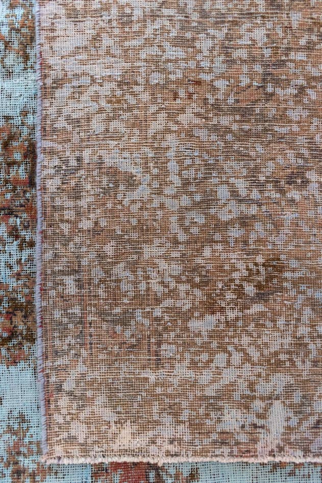 Detail image of 9' 8 x 13' 7 Vintage Royal Wool Rug